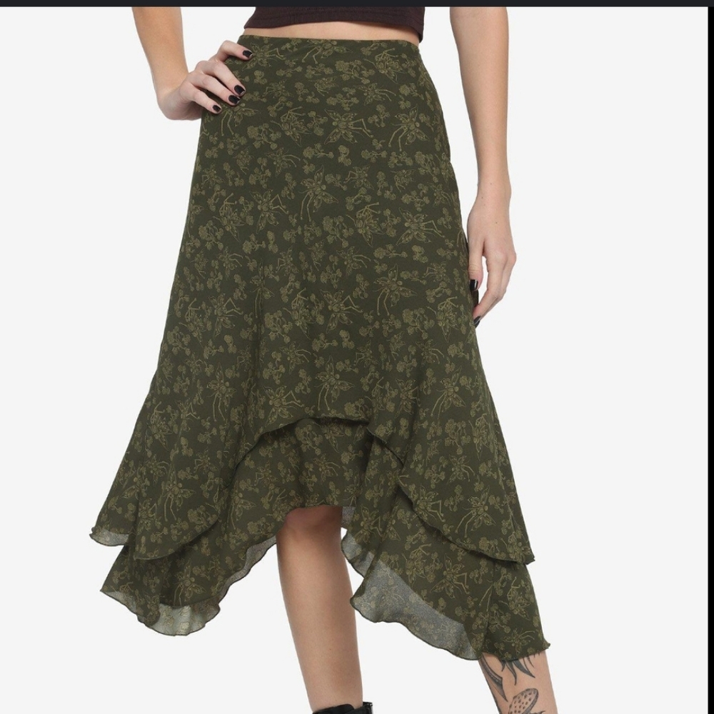 Mid skirt green skeleton fairy
